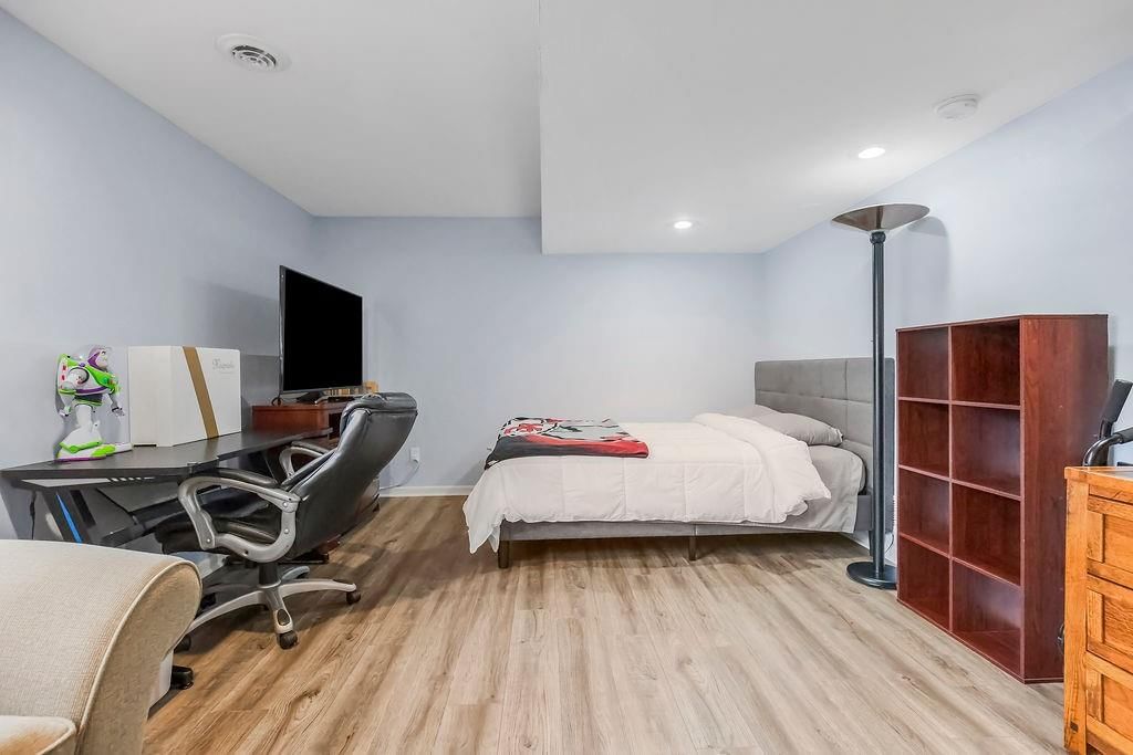 581 N Evergreen Street — photo 23