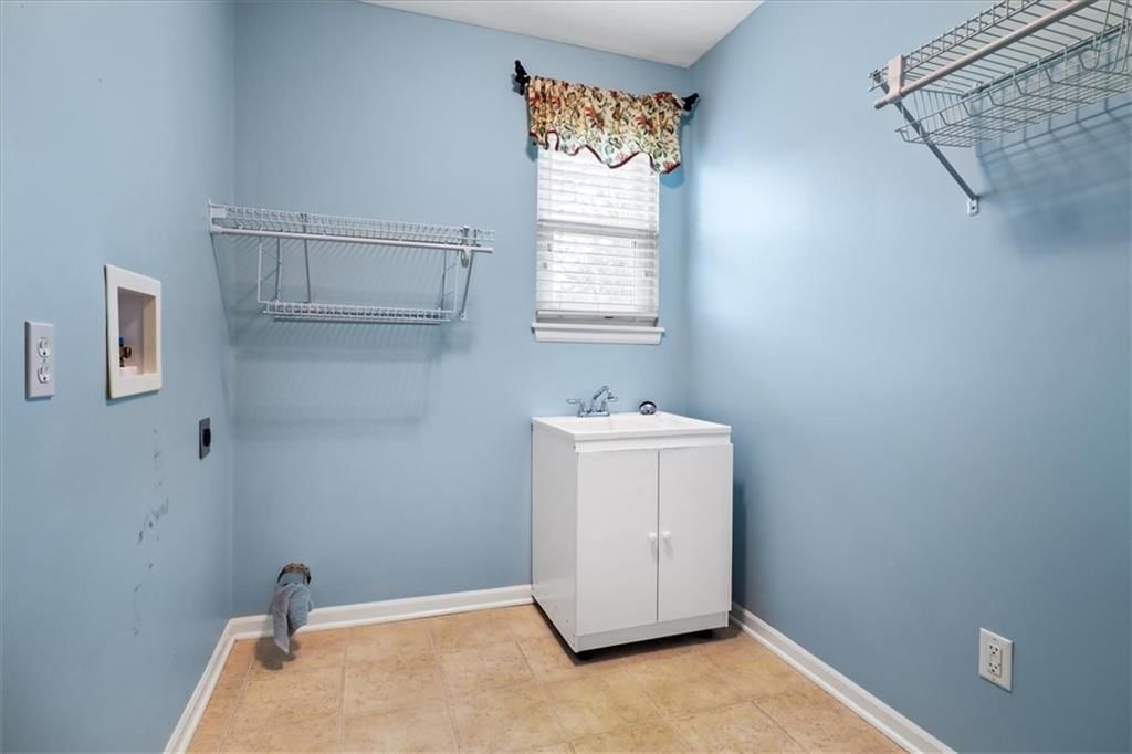 7300 N Cypress Avenue — photo 17