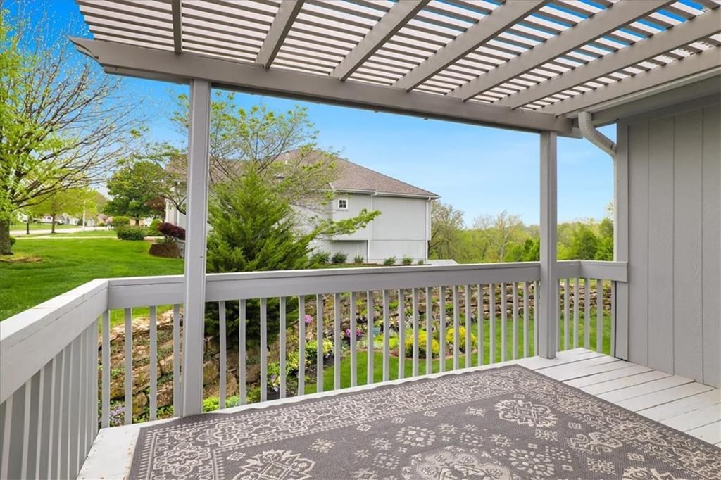 7300 N Cypress Avenue — photo 24