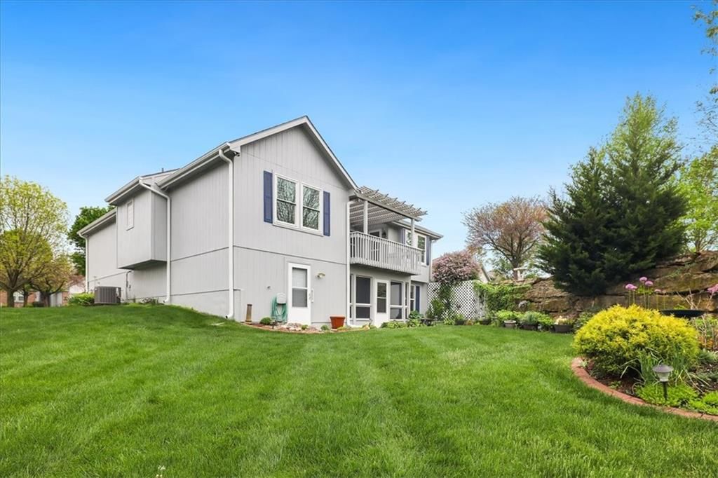 7300 N Cypress Avenue — photo 26