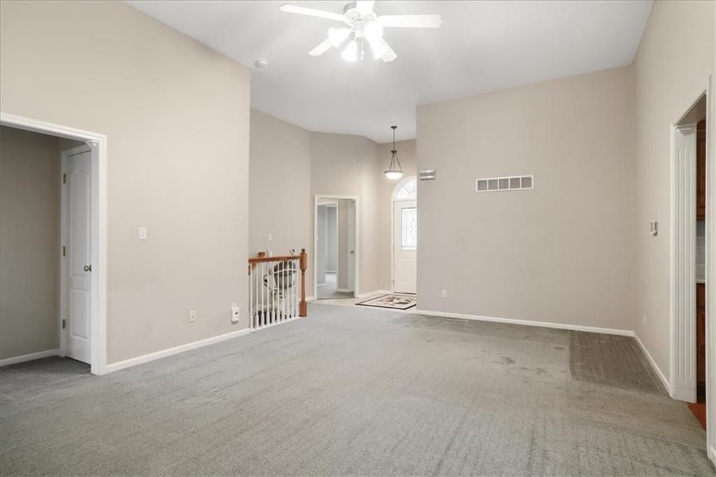 7300 N Cypress Avenue — photo 5
