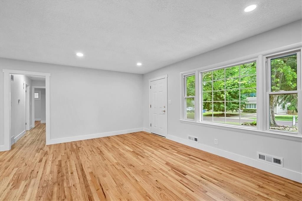 6706 W 76th Terrace — photo 4