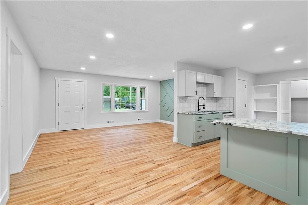 6706 W 76th Terrace — photo 8