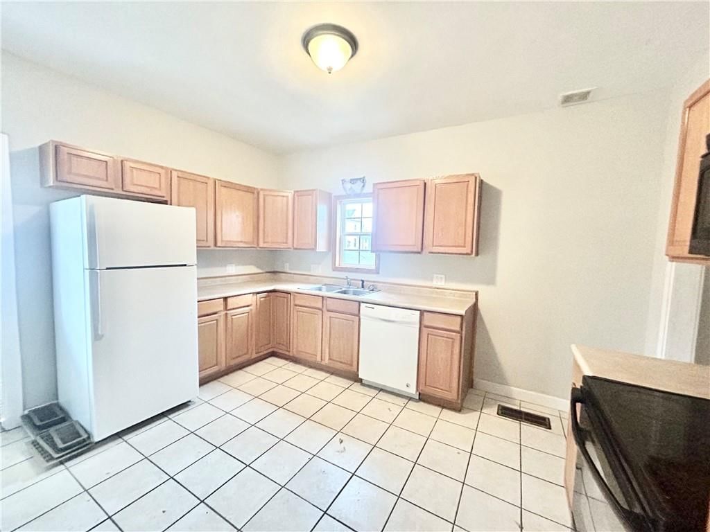 404 W 2nd Street — photo 6