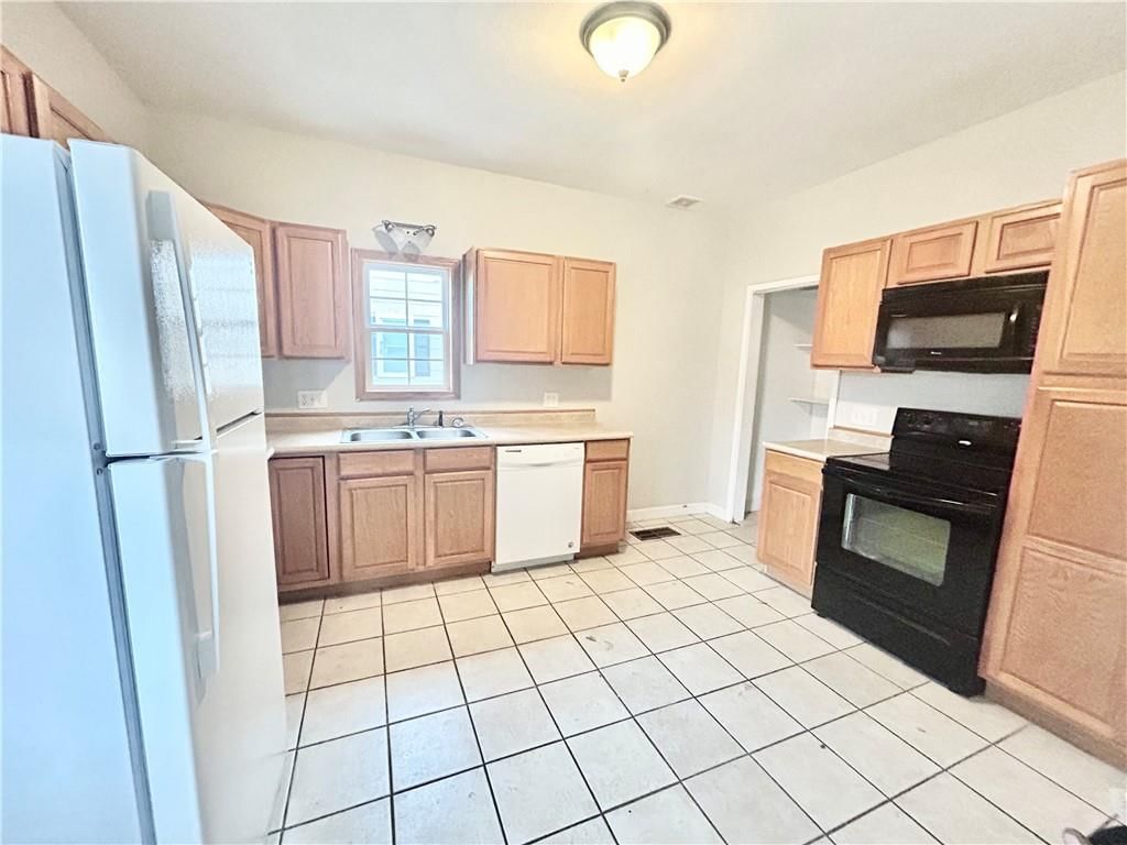 404 W 2nd Street — photo 7