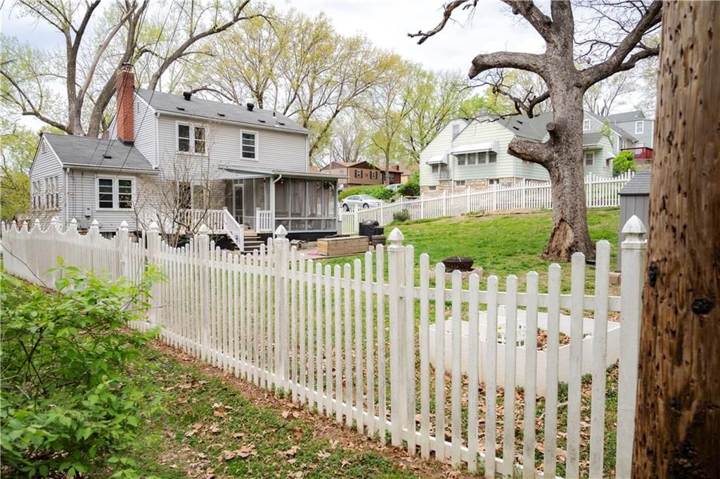 3601 N Walrond Avenue — photo 32