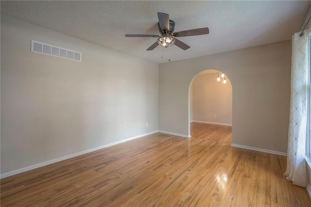 13736 Applewood Drive — photo 11