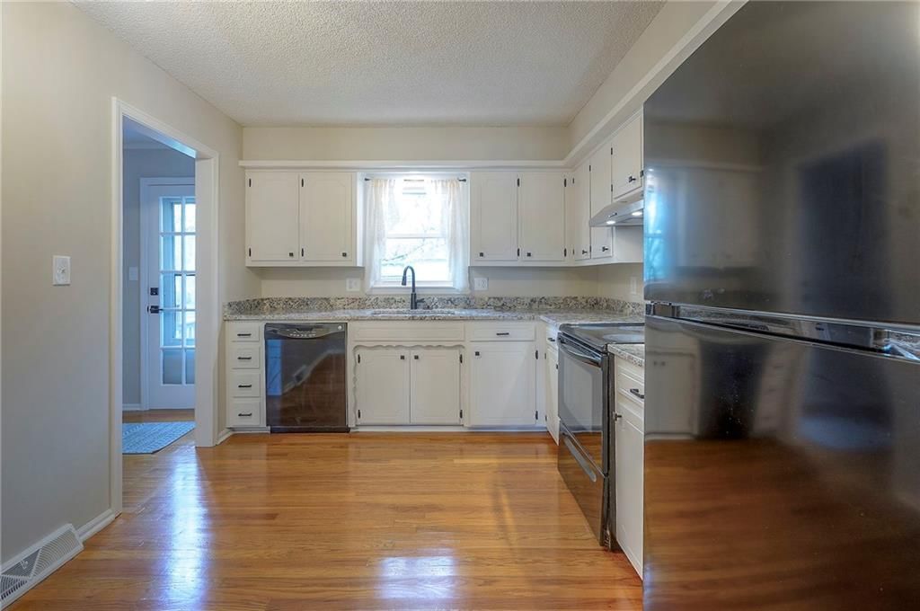 13736 Applewood Drive — photo 18