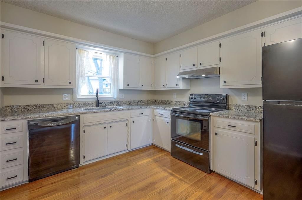 13736 Applewood Drive — photo 19