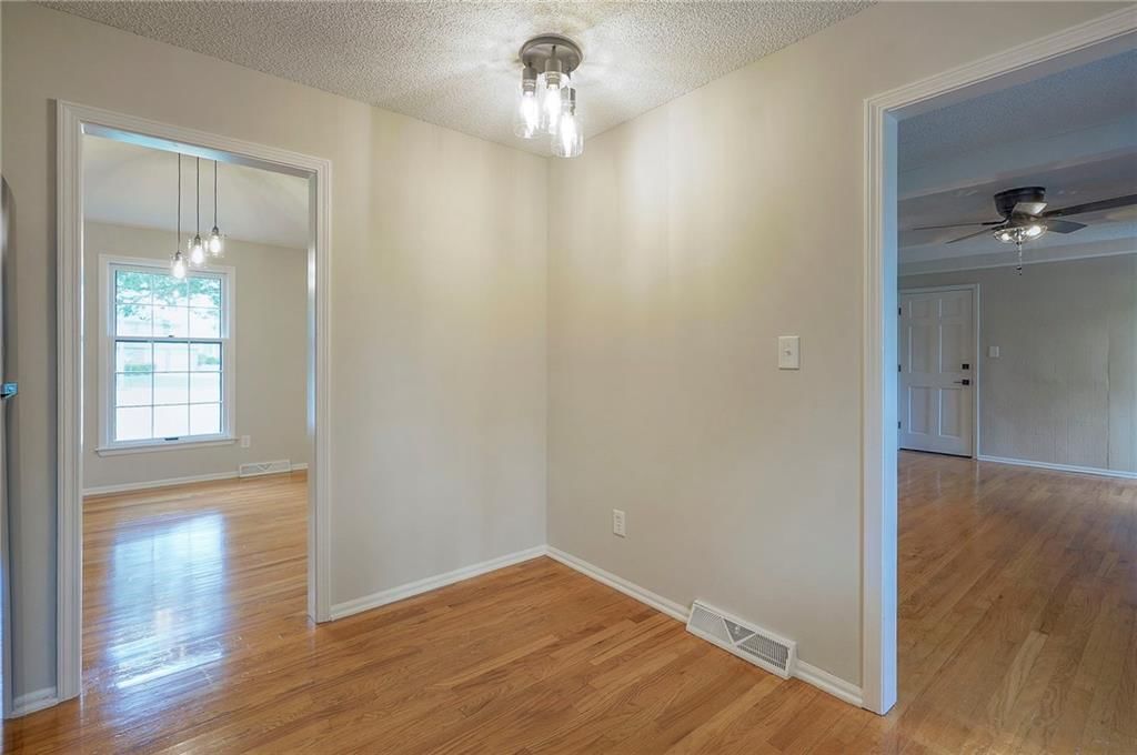 13736 Applewood Drive — photo 23
