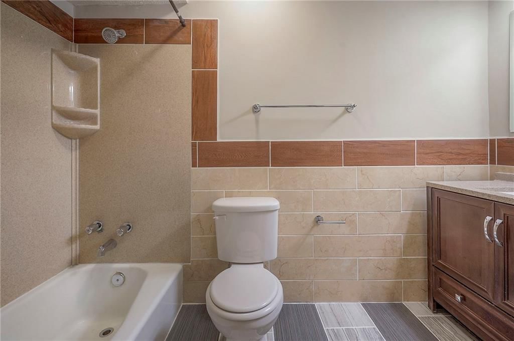 13736 Applewood Drive — photo 32