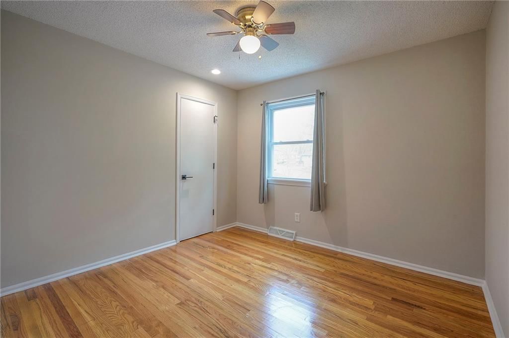 13736 Applewood Drive — photo 33