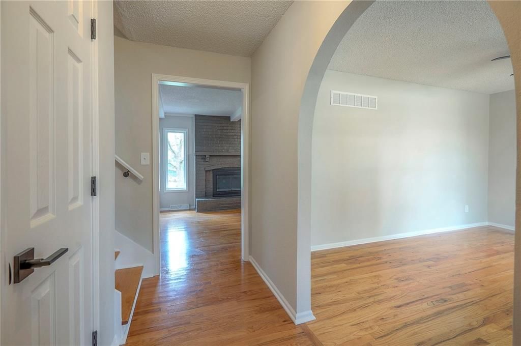 13736 Applewood Drive — photo 8