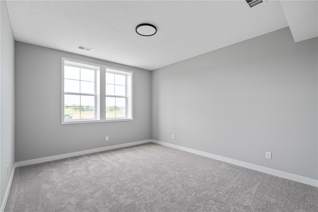 8268 Aurora Street — photo 32