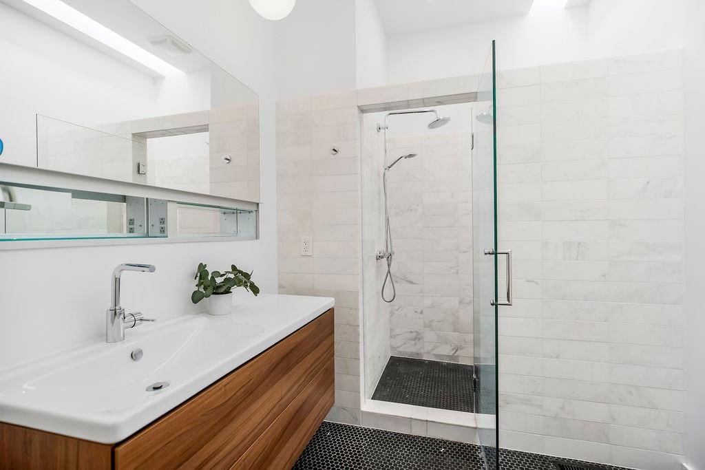 1725 Madison Avenue — photo 24