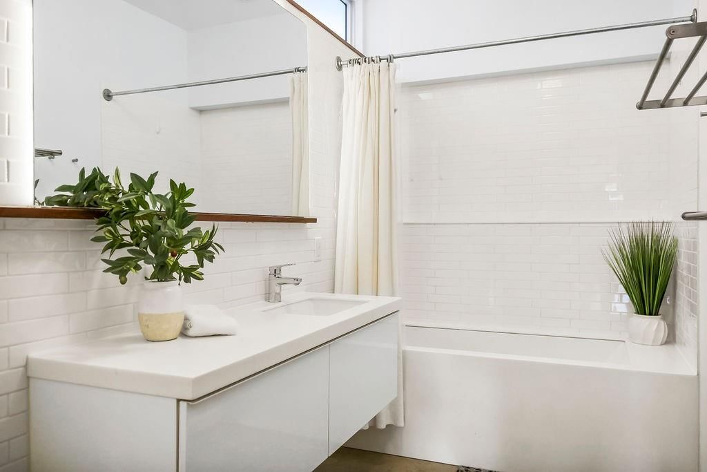 1725 Madison Avenue — photo 26