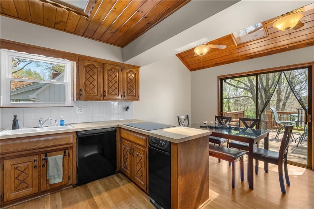 200 Williamsburg Drive — photo 15