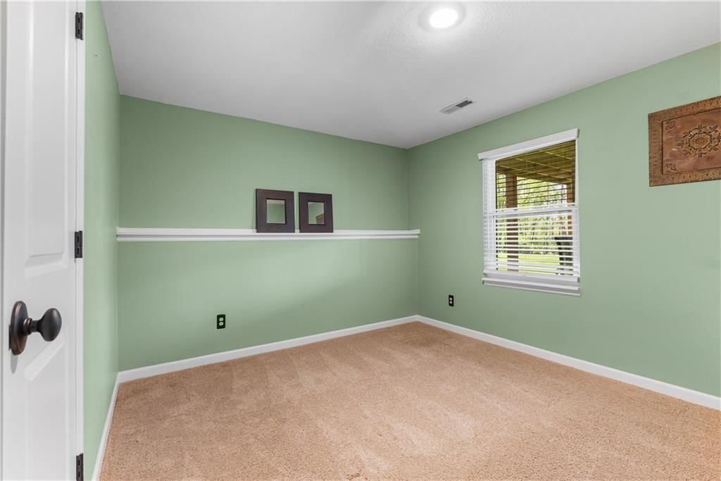200 Williamsburg Drive — photo 32