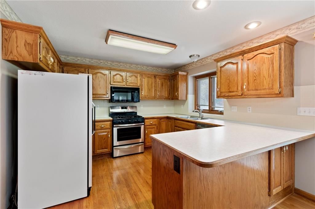 4080 Royale Court — photo 10