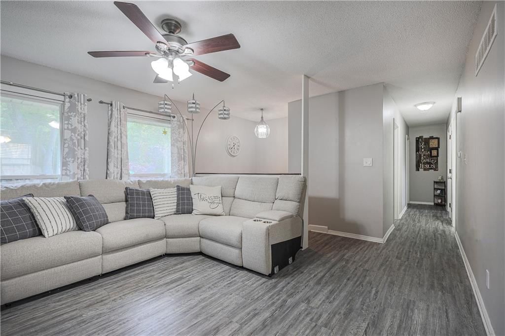 211 SE Brentwood Drive — photo 10