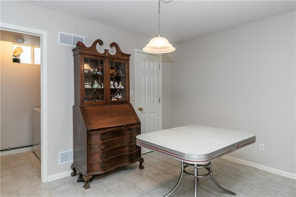 3919 S Willis Avenue — photo 13
