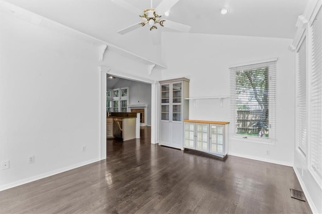 15209 Beverly Street — photo 11