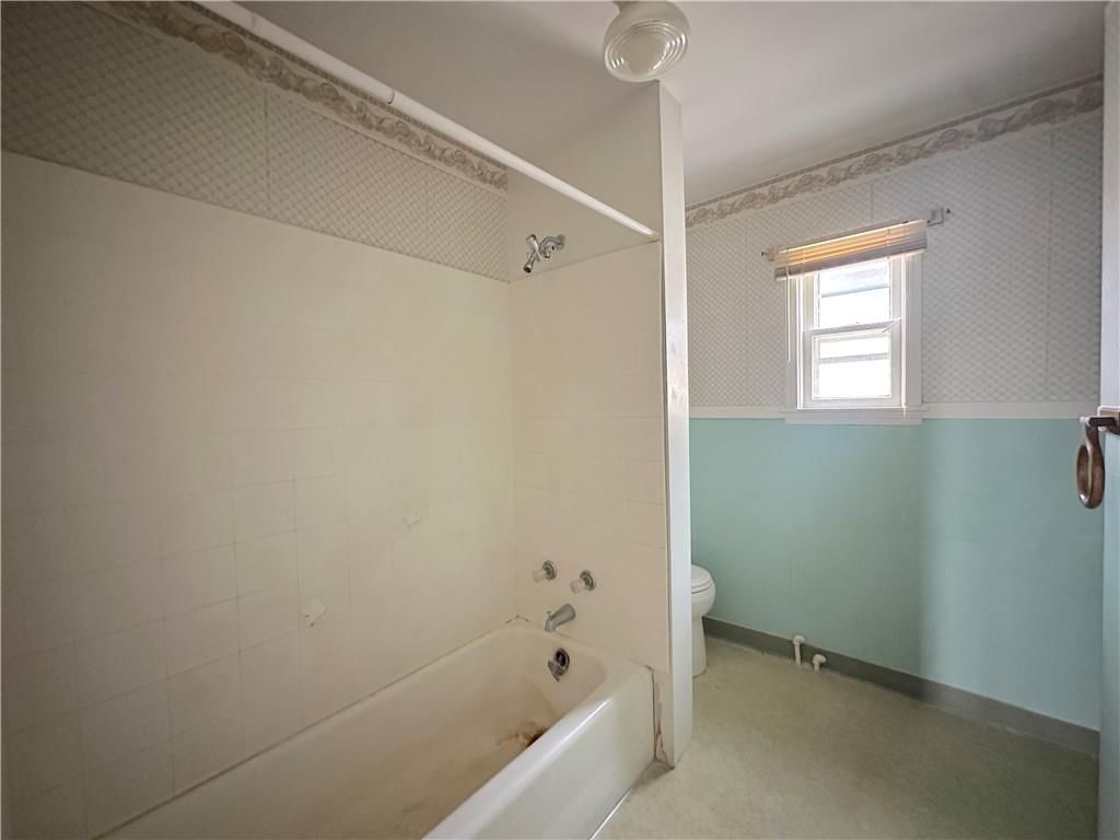 2427 Saint Joseph Avenue — photo 13