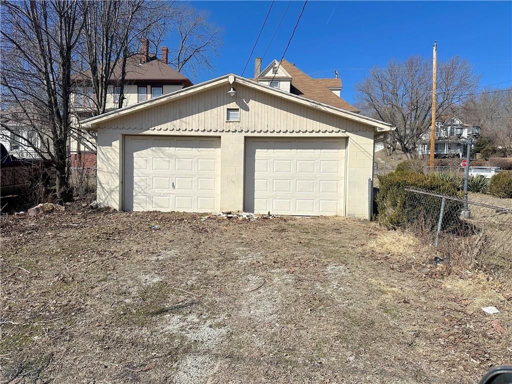 2427 Saint Joseph Avenue — photo 20