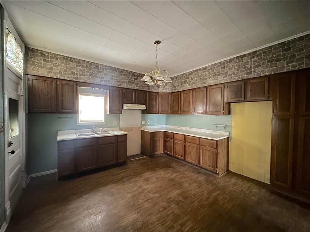 2427 Saint Joseph Avenue — photo 7