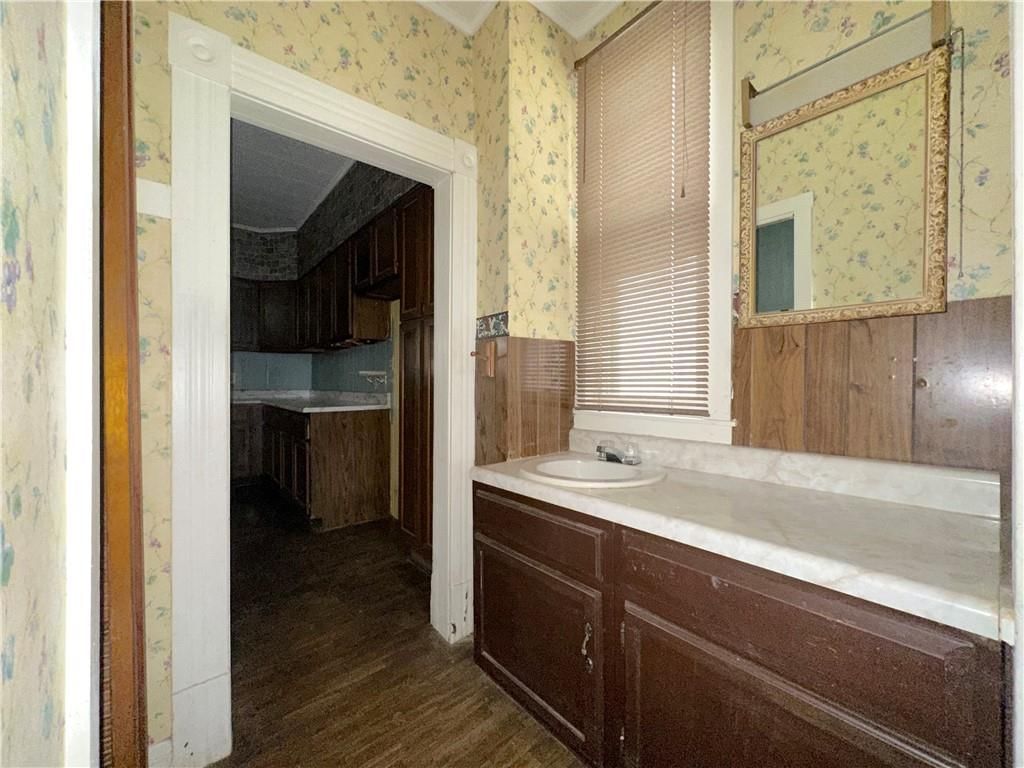2427 Saint Joseph Avenue — photo 8