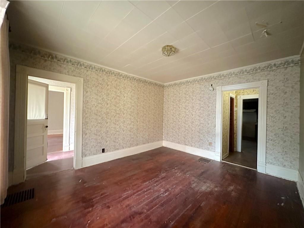 2427 Saint Joseph Avenue — photo 9