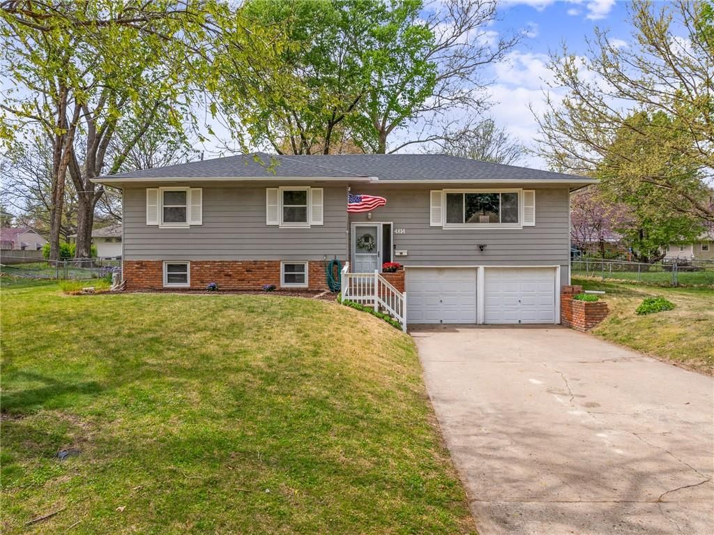 4814 STEARNS Lane, Shawnee, KS