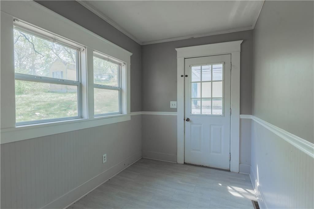 2704 Doniphan Avenue — photo 14