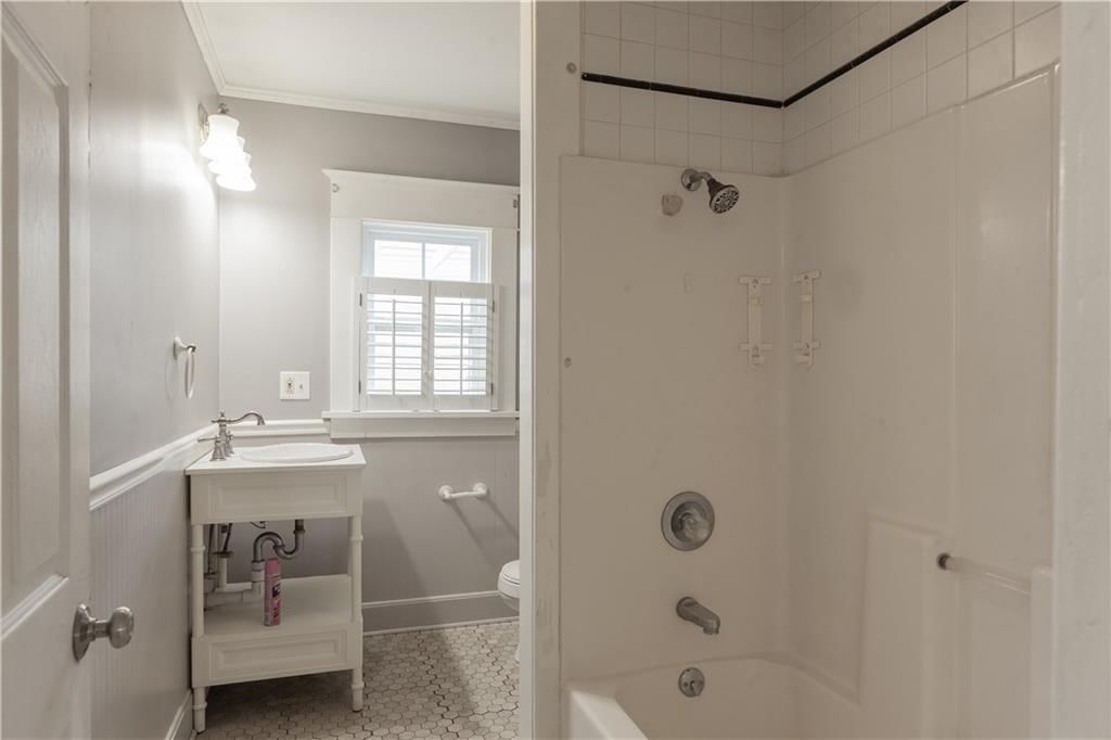 2704 Doniphan Avenue — photo 15