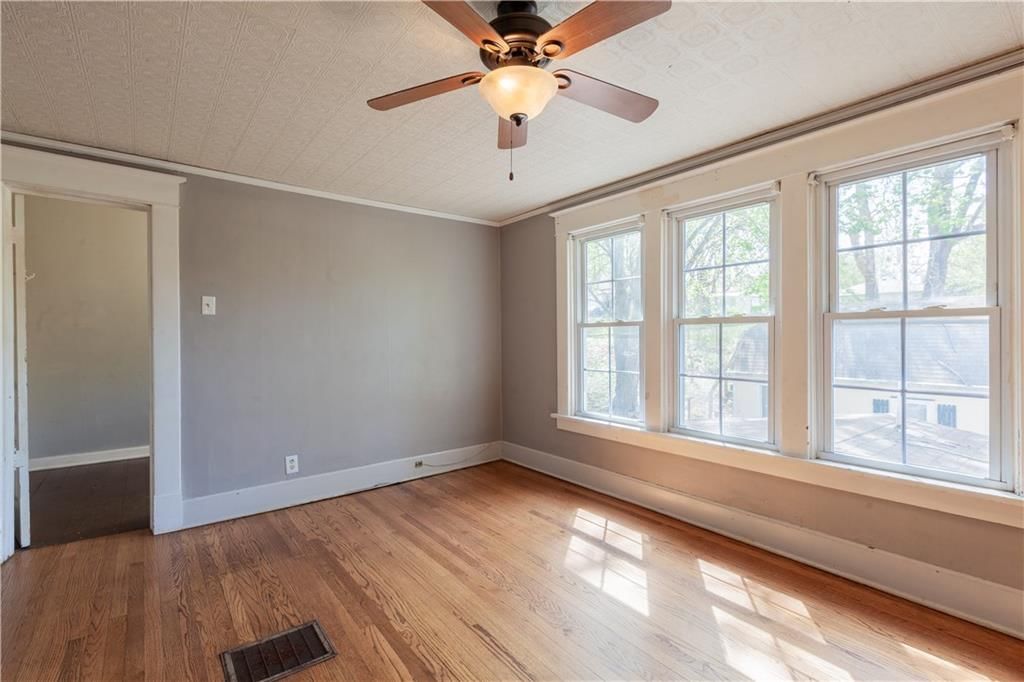 2704 Doniphan Avenue — photo 18