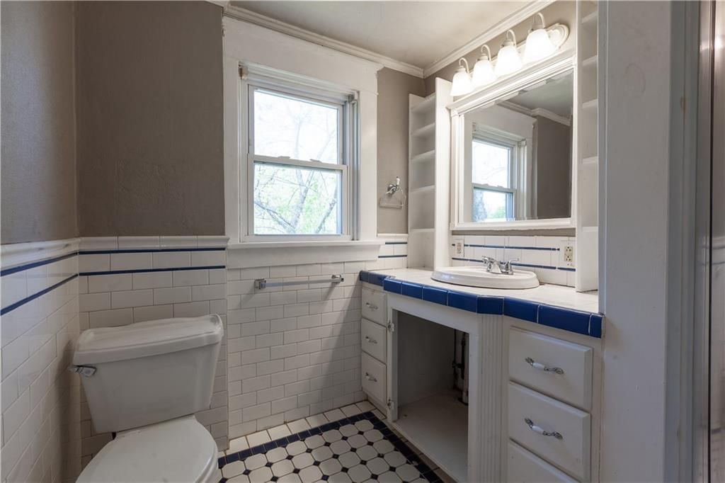 2704 Doniphan Avenue — photo 24