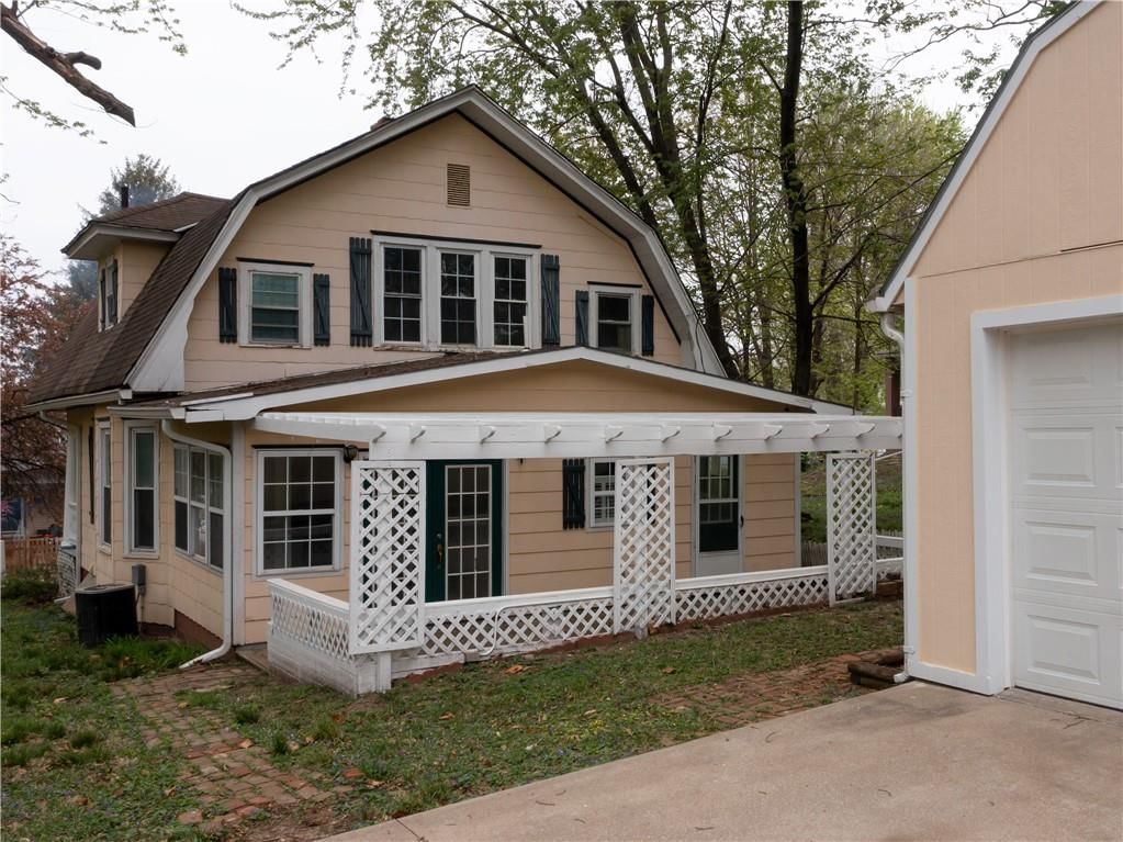 2704 Doniphan Avenue — photo 26