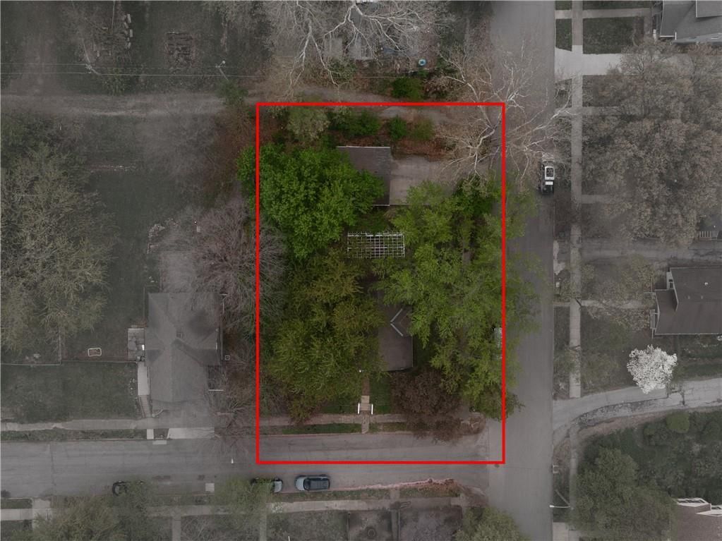 2704 Doniphan Avenue — photo 31