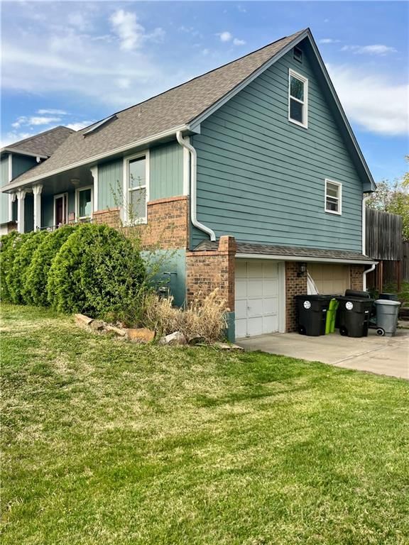524 OXFORD Court — photo 3