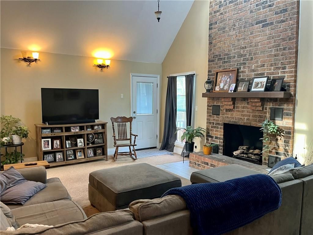 524 OXFORD Court — photo 8