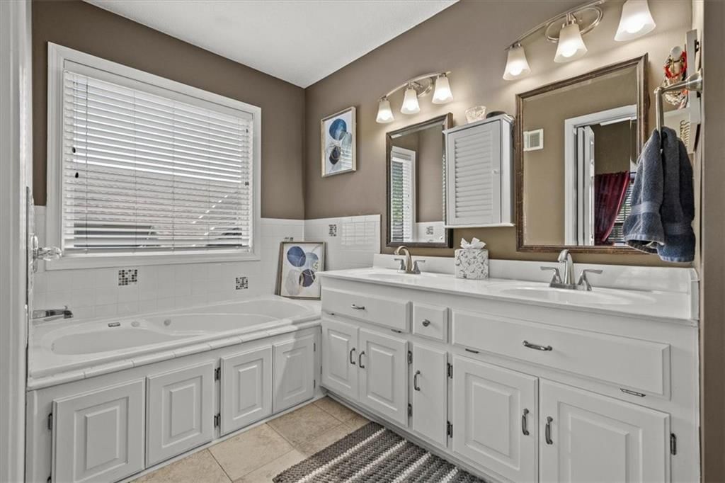 7712 N Nodaway Avenue — photo 14