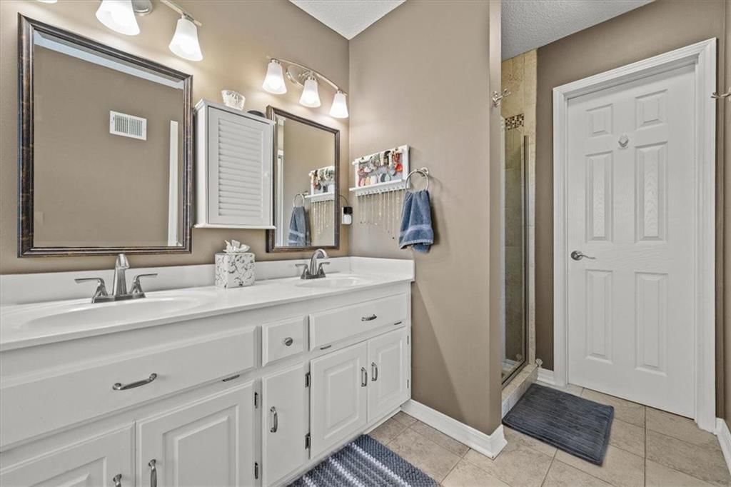 7712 N Nodaway Avenue — photo 15
