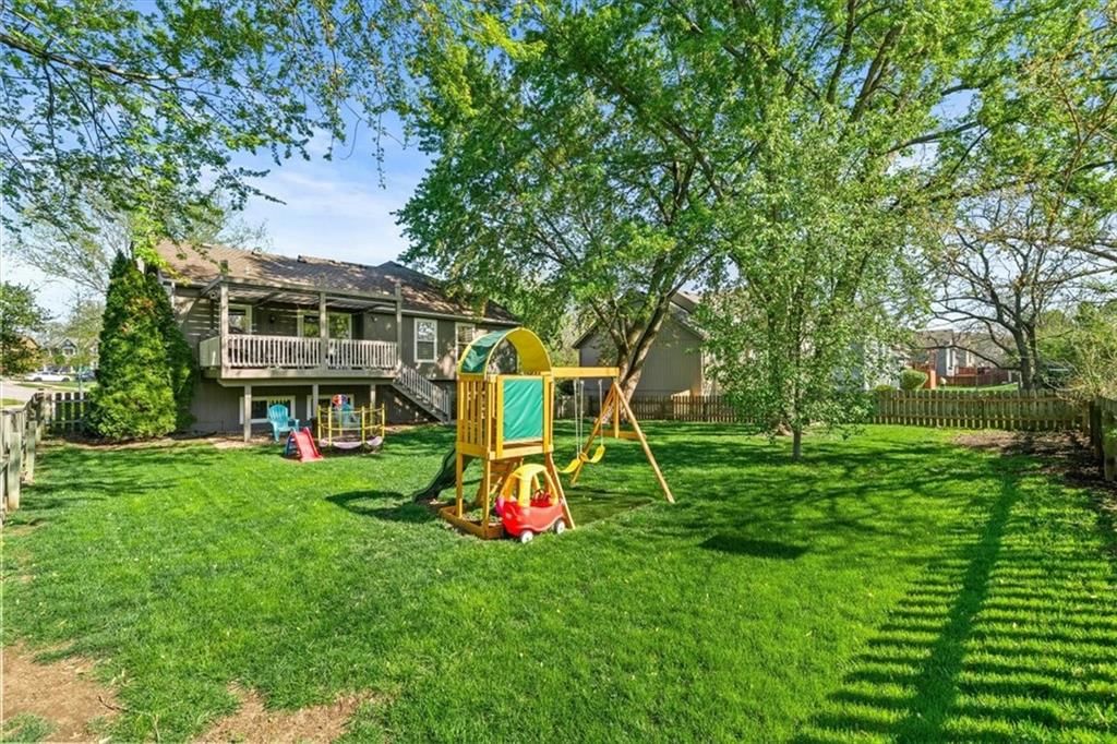 7712 N Nodaway Avenue — photo 27