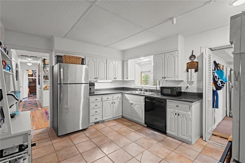 5624 Barkley Street — photo 12