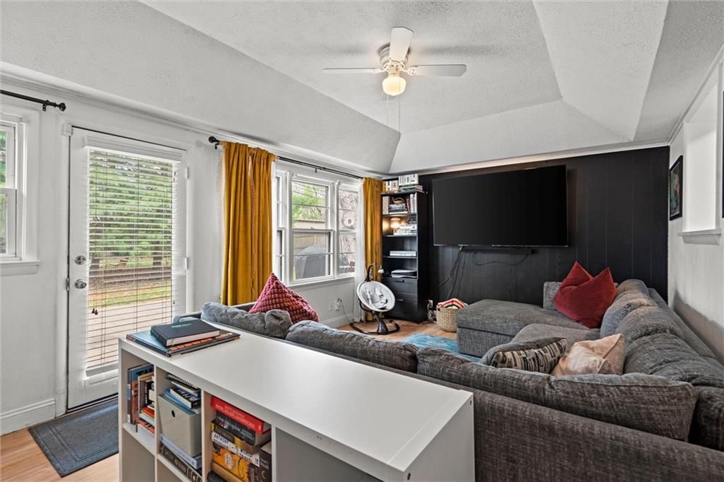5624 Barkley Street — photo 8