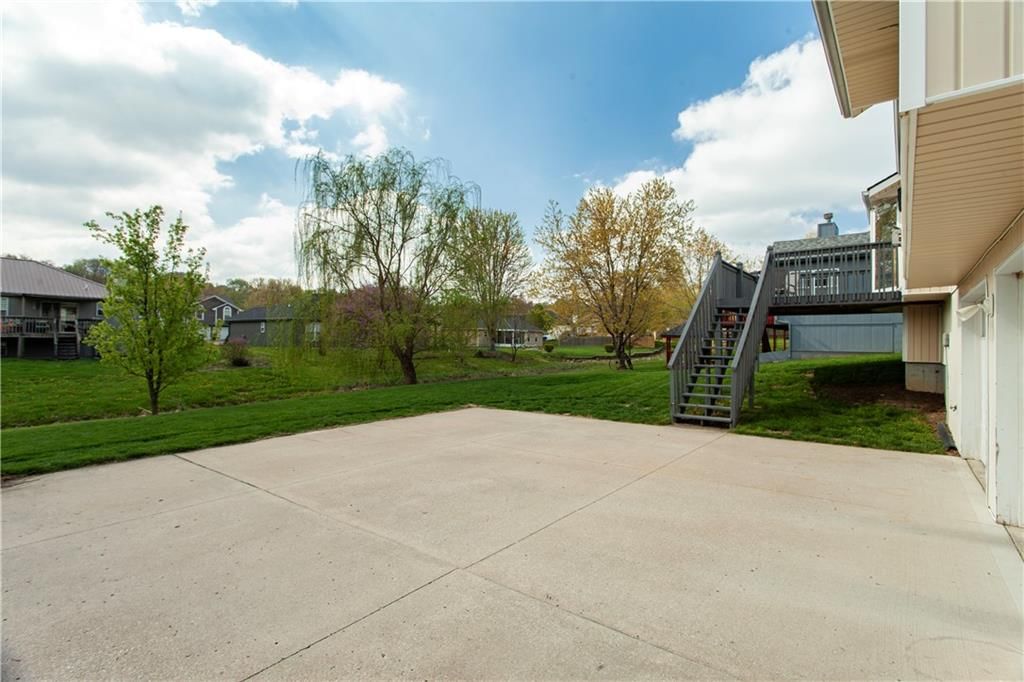 707 SW GRAYSTONE Drive — photo 25