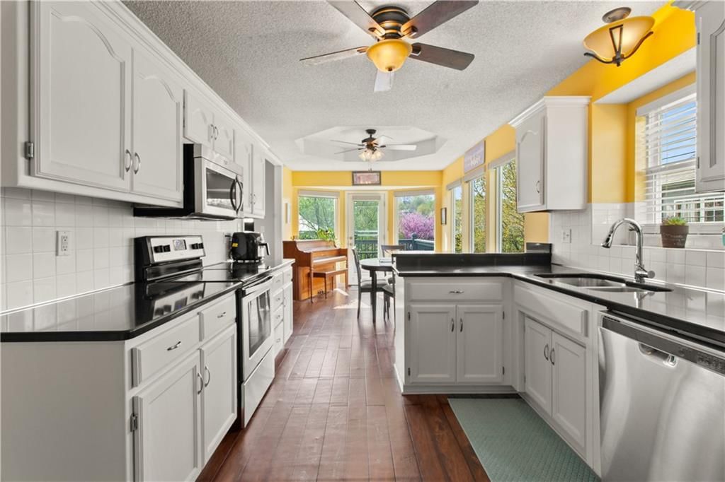 707 SW GRAYSTONE Drive — photo 5
