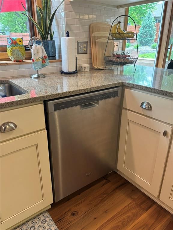 4710 Woodfield Drive — photo 23
