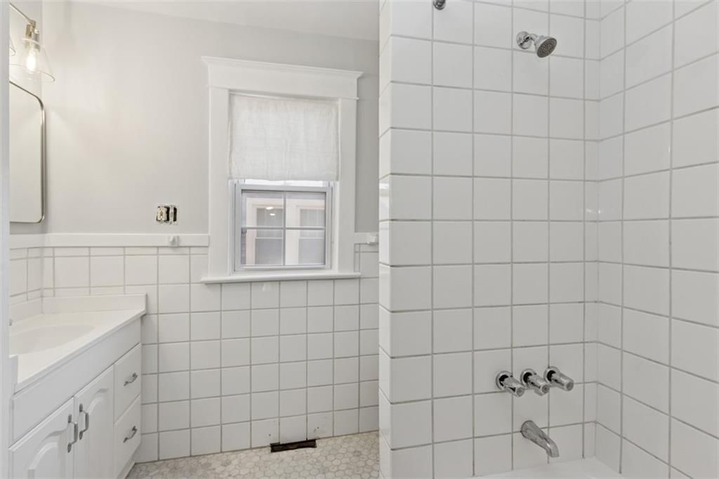 4237 Kenwood Avenue — photo 25