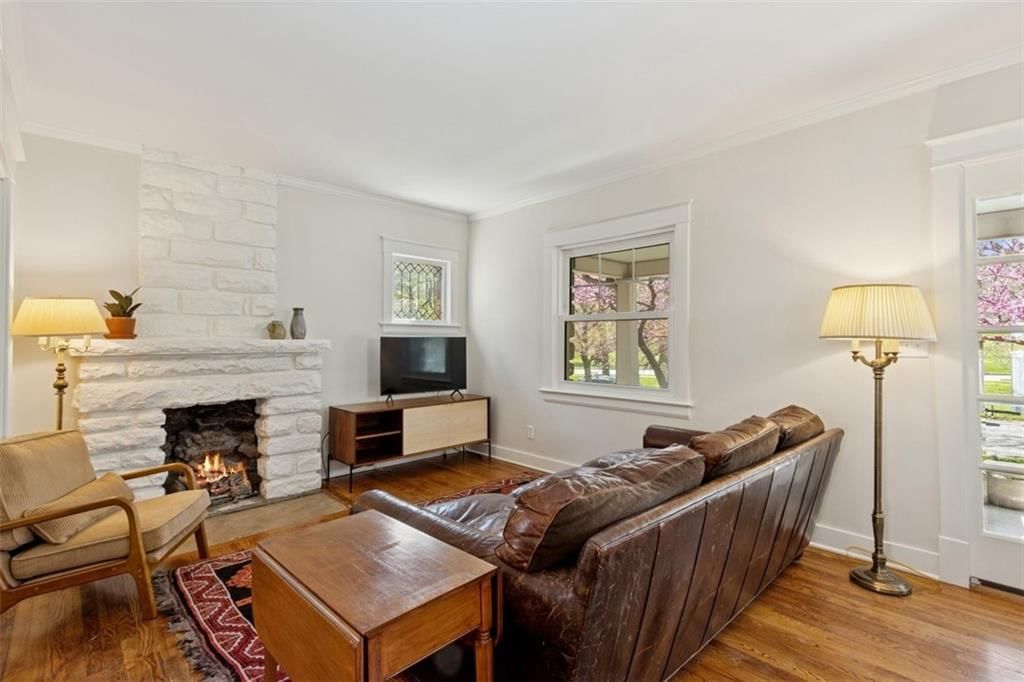 4237 Kenwood Avenue — photo 6